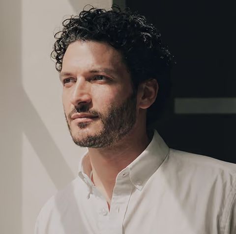 Portrait of Dr. med. Athanasios Karathanos